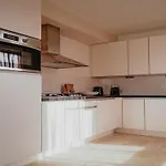 By The With Sea Views Διαμέρισμα *