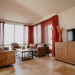 Διαμέρισμα By The With Sea Views