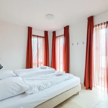 アパート By The With Sea Views