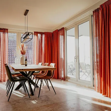 Appartement By The With Sea Views *