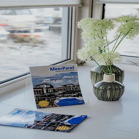 By The With Sea Views Appartement